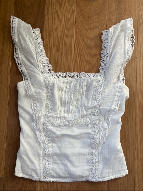Abercrombie & Fitch Tops - Abercrombie & Fitch White Lace-Trimmed Cotton Tank